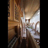Basel, Predigerkirche, Blick vom Spieltisch der Schwalbennestorgel zur Silbermann-Orgel