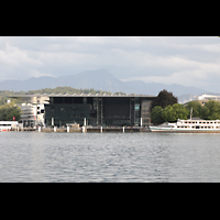 Luzern, KKL - Kultur- und Kongresshalle, Blick von der gegenüberliegenden Seeseite auf das KKL