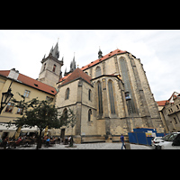 Praha (Prag), Matka Bo pred Tnem (Teyn-Kirche), Blick von der Tnsk ulicka seitlich auf den Chor und die Trme