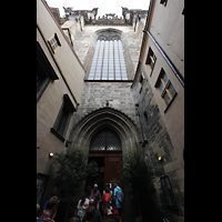 Praha (Prag), Matka Bo pred Tnem (Teyn-Kirche), In die Huser eingebaute Fassade