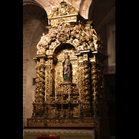 vora, Catedral da S, Vergoldeter Seitenaltar im hauptschiff