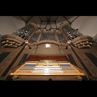 Dresden, Versöhnungskirche, Orgel mit Spieltisch perspektivisch
