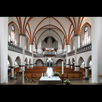 Berlin, St. Josef, Blick ber den Altar zur Orgel
