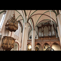 Berlin, Museum Nikolaikirche, Orgel und Kanzel