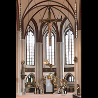 Berlin, Museum Nikolaikirche, Chorraum mit barocken Skulpturen