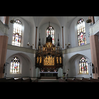 Hof, St. Michaelis, Chorraum mit neogotischem Hochaltar