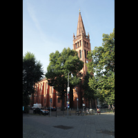 Berlin, Zwlf-Apostel-Kirche, Auenansicht von der Kurfrstenstrae aus stlicher Richtung