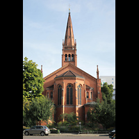 Berlin, Zwlf-Apostel-Kirche, Auenansicht mit Turm von Sden