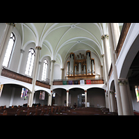 Berlin, Zwlf-Apostel-Kirche, Seitlicher Blick zur Orgel