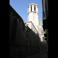 Barcelona, Catedral de la Santa Creu i Santa Eullia, Glockenturm der Porta de Sant Iu mit dem Trmchen der Leiter