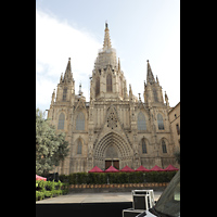 Barcelona, Catedral de la Santa Creu i Santa Eullia, Fassade und Placita de la Seu