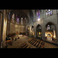 Barcelona, Baslica de Santa Mara del Pi, Blick von der Orgelempore in die Kirche in Richtung Chor