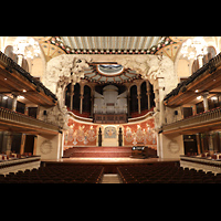 Barcelona, Palau de la Mùsica Catalana, Innenraum in Richtung Bühne und Orgel