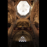 Barcelona, Catedral de la Santa Creu i Santa Eullia, Blick in die Kuppel mit darunterliegender Knigstribne