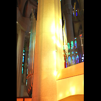 Barcelona, La Sagrada Familia, Seitlicher Blick auf den vorder- und rckseitigen Prospekt der Chororgel