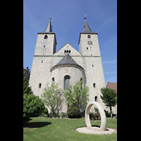 Schningen am Elm, St. Lorenz, Auenansicht vom Bibelgarten aus Osten auf den Chor