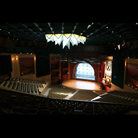 Las Palmas (Gran Canaria), Auditorio Alfredo Kraus, Blick von rechts oben zur Orgel und Orchesterbhne mit Meerblick
