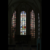 Lneburg, St. Johannis, Bunte Glasfenster im Chor