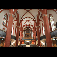 Gttingen, St. Johannis, Innenraum in Richtung Orgel