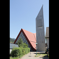 Gutach, St. Georg Bleibach, Kirche (moderner Anbau) mit nezuem Glockenturm