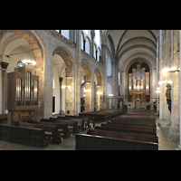 Kln (Cologne), Basilika St. Aposteln, Seitlicher Blick ins hauptschiff mit Chor- und Hauptorgel