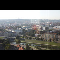 Vilnius, Šv. Jonu bažnycia (Universitätskirche St. Johannis), Blick von der Panoramabar des Radisson Blu Hotels auf die Altstadt; 2. von links: St. Johannes