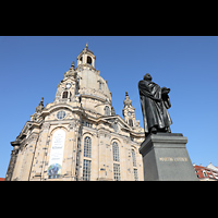 Dresden, Frauenkirche, Ansicht von Südwesten mit Martin-Luther-Statue