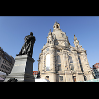 Dresden, Frauenkirche, Ansicht von Südoten mit Martin-Luther-Statue