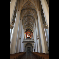 Mnchen (Munich), Liebfrauendom, Hauptschiff in Richtung Orgel