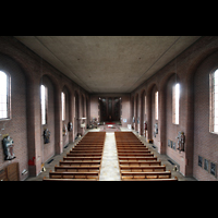 Augsburg, St. Elisabeth, Blick von der Orgelempore in die Kirche