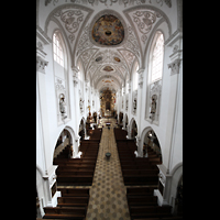 Landsberg am Lech, Stadtpfarrkirche Mariä-Himmelfahrt, Blick von der Orgelempore ins Hauptschiff