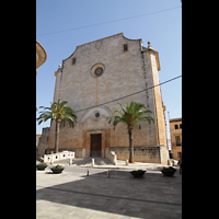 Santany (Mallorca), Sant Andreu, Fassade vom Marktplatz aus gesehen
