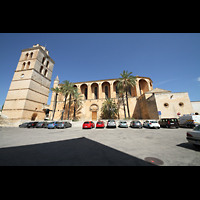 Muro (Mallorca), Sant Joan Baptiste, Auenansicht - Seitenschiff und Turm