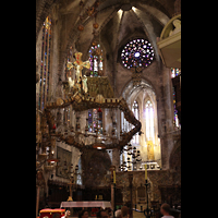 Palma de Mallorca, Catedral La Seu, Hoher Chor mit Gaud-Leuchter