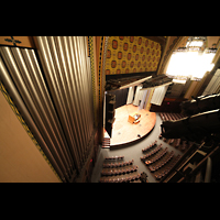 Philadelphia, Irvine Auditorium ('Curtis Organ'), Blick vom Great/Swell-Level auf die Bühne; links: Prospektpfeifen des Stage-Right-Pedal
