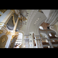 Dresden, Frauenkirche, Seitlicher Blick von der Empore zur Orgel