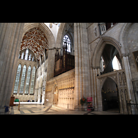 York, Minster (Cathedral Church of St Peter), Vierung, nördliches Querschiff, Lettner und Orgel mit Pfeifen des Double Open Diapason 32' (rechts)