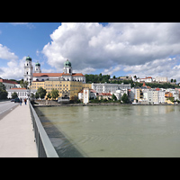 Passau, Dom St. Stephan, Blick von der Marienbrückezum Dom