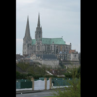 Chartres, Cathdrale Notre-Dame, Gesamtansicht von der Stadt aus