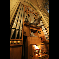 Linz, Maria-Empfängnis-Dom, Große Orgel mit Spieltisch