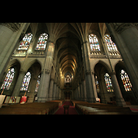 Linz, Maria-Empfängnis-Dom, Blick vom Chor zur großen Orgel