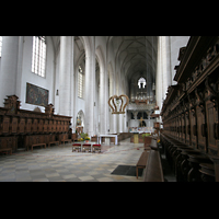 Ingolstadt, Liebfrauenmünster, Chorgestühl und Blick zur großen Orgel