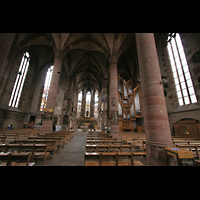 Nrnberg (Nuremberg), Frauenkirche am Hauptmarkt, Innenraum / Hauptschiff in Richtung Chor