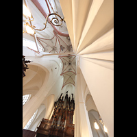 Groningen, Akerk, Seitlicher Blick ins Gewlbe und zur orgel