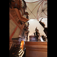 Groningen, Akerk, Orgelprospekt und Spieltisch