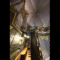 Groningen, Martinikerk, Spieltisch und Orgel seitlich