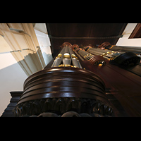 Groningen, Nieuwe Kerk, Seitlicher Blick von der Orgelempore auf linken Pedalturm und Hauptwerk