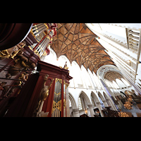 Haarlem, Sint Bavokerk, Seitlicher Blick vom Rckpositiv ins Gewlbe und auf den linken 32'-Pedalturm