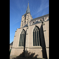 Kampen, Sint Nicolas Bovenkerk, Sdliches Seitenschiff und Turm vom Muntplein aus gesehen