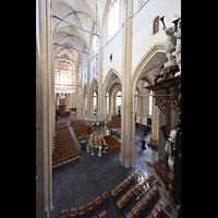 Kampen, Sint Nicolas Bovenkerk, Blick von der Orgelempore am Rckpositiv vorbei in die Kirche